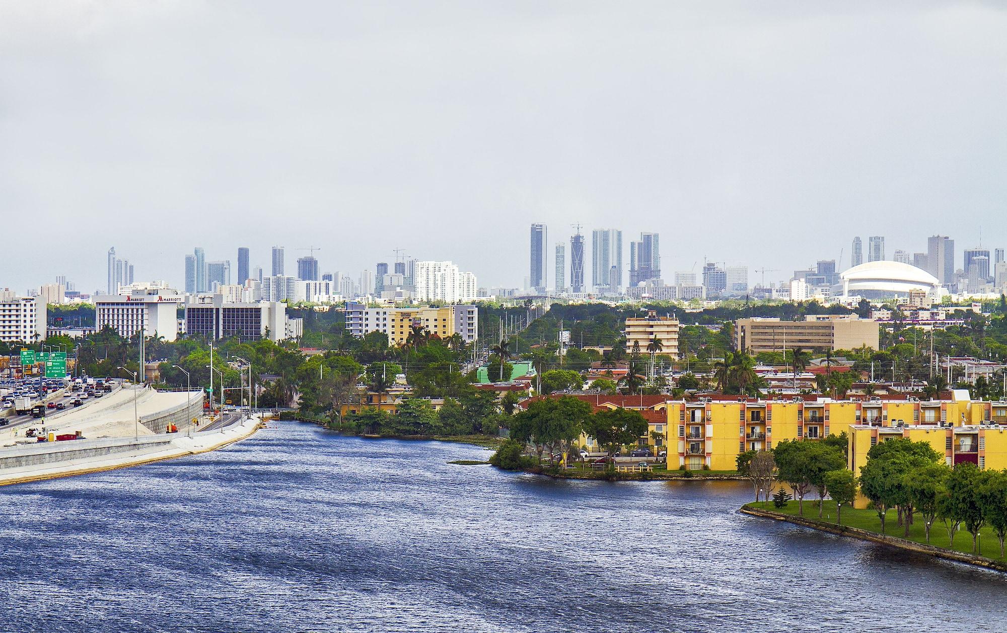 Hilton Miami Airport Blue Lagoon Luaran gambar