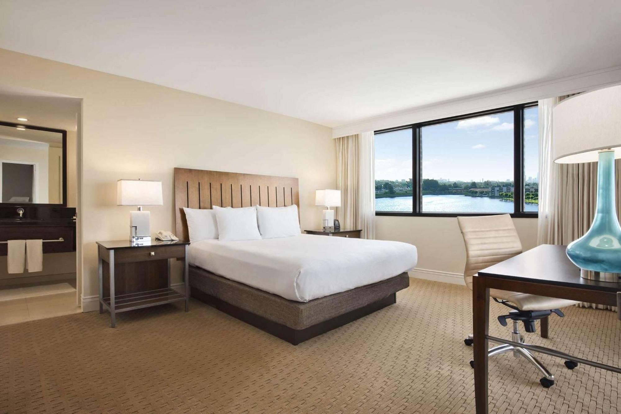 Hilton Miami Airport Blue Lagoon Luaran gambar