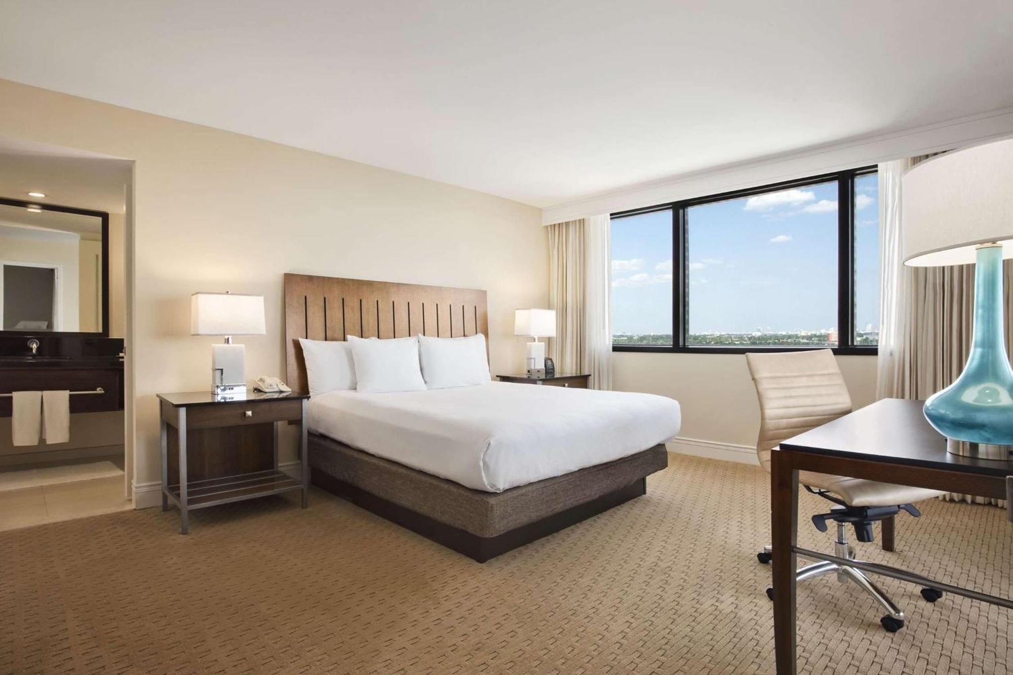Hilton Miami Airport Blue Lagoon Luaran gambar